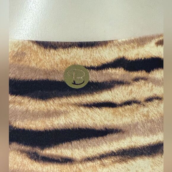 Women's Tiger Stripe Leggings - Picture 9 of 9